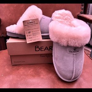 Bearpaw faux slippers Size 10 women